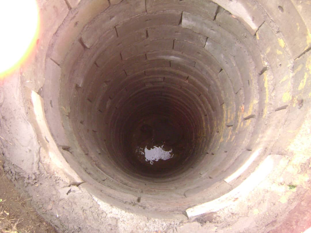 hand_dug_well_12.jpeg